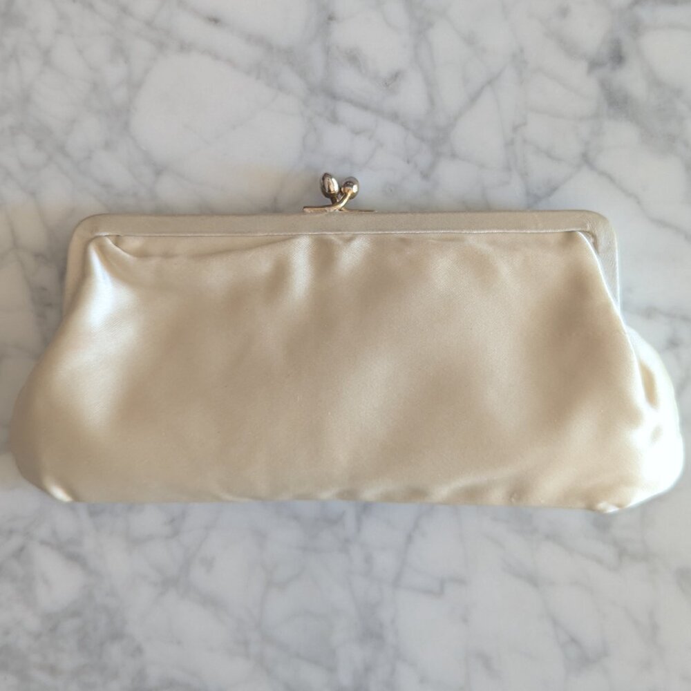 Dainty Vintage Embroidered Satin Clutch with accessories - Picture 5 of 16